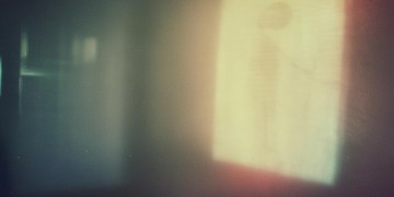 真正的我躲在角落究竟是什么歌？