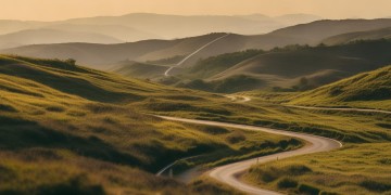 别人在旅途的路上出自哪首歌？