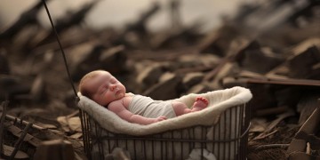 战场上唯一的婴儿究竟是哪首歌？