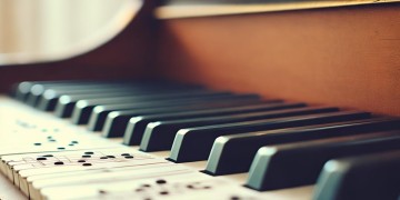 哪首歌写的是初心？